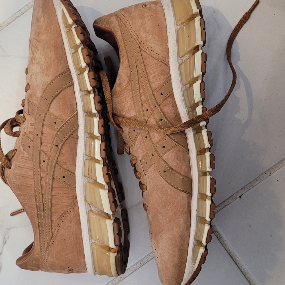 Asics Gel  Tan Sneakers really nice